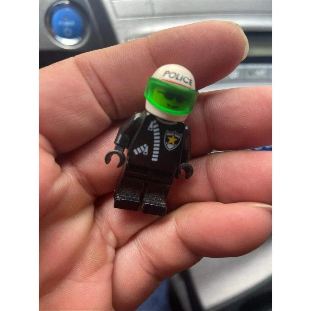 Lego Minifigure Cop010